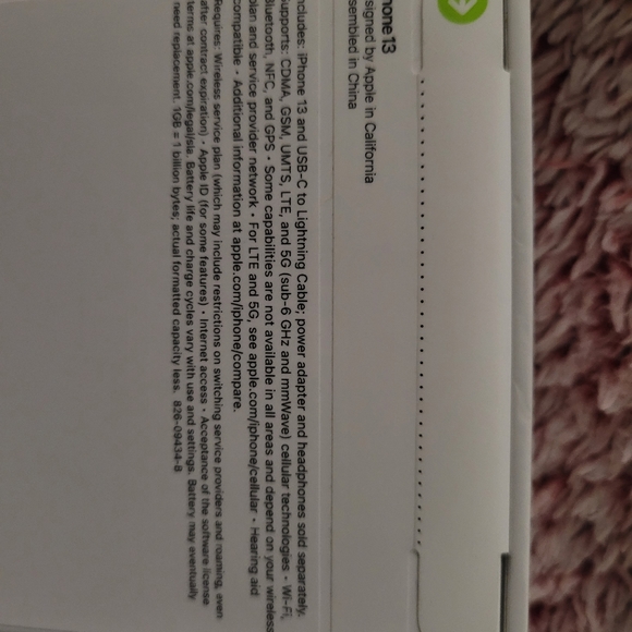 Red Apple iPhone 13 128 GB - Picture 1 of 4